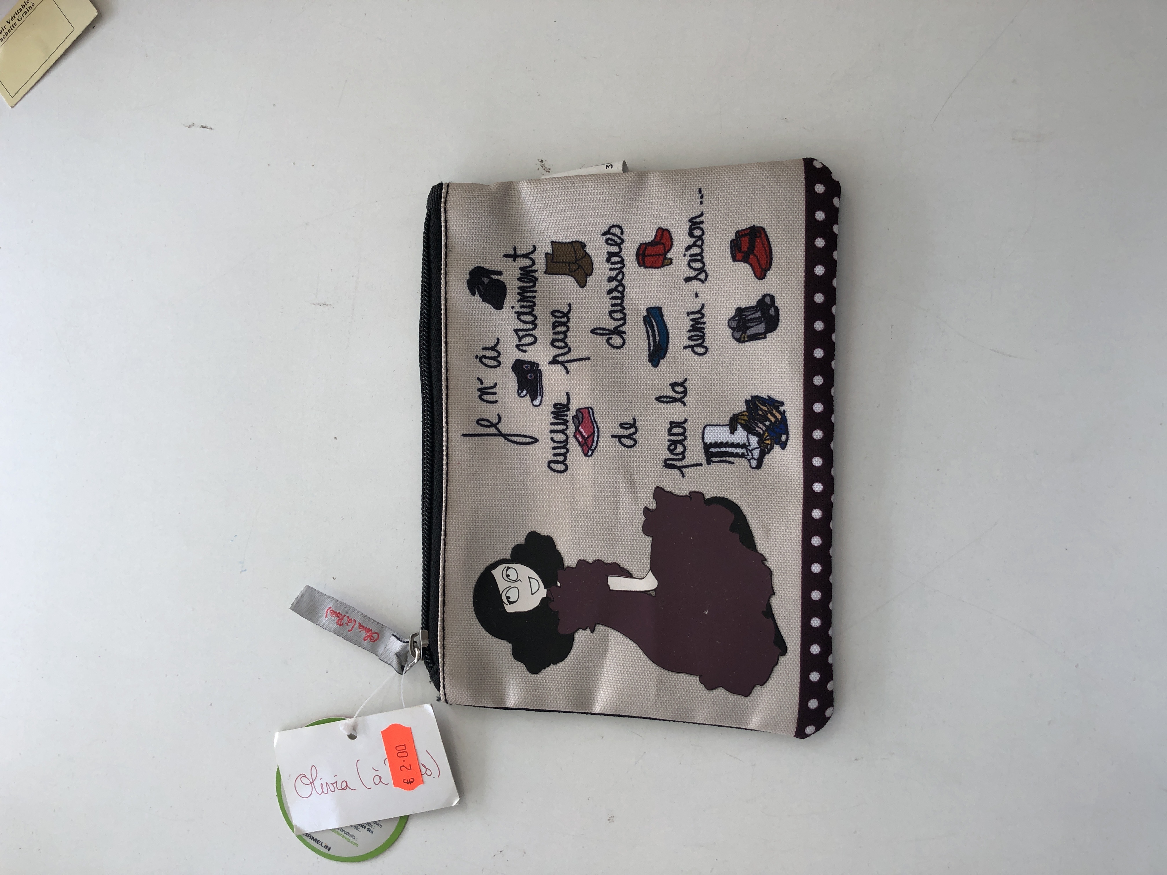 Pochette Olivia à Paris - Élégante et pratique pour rangement