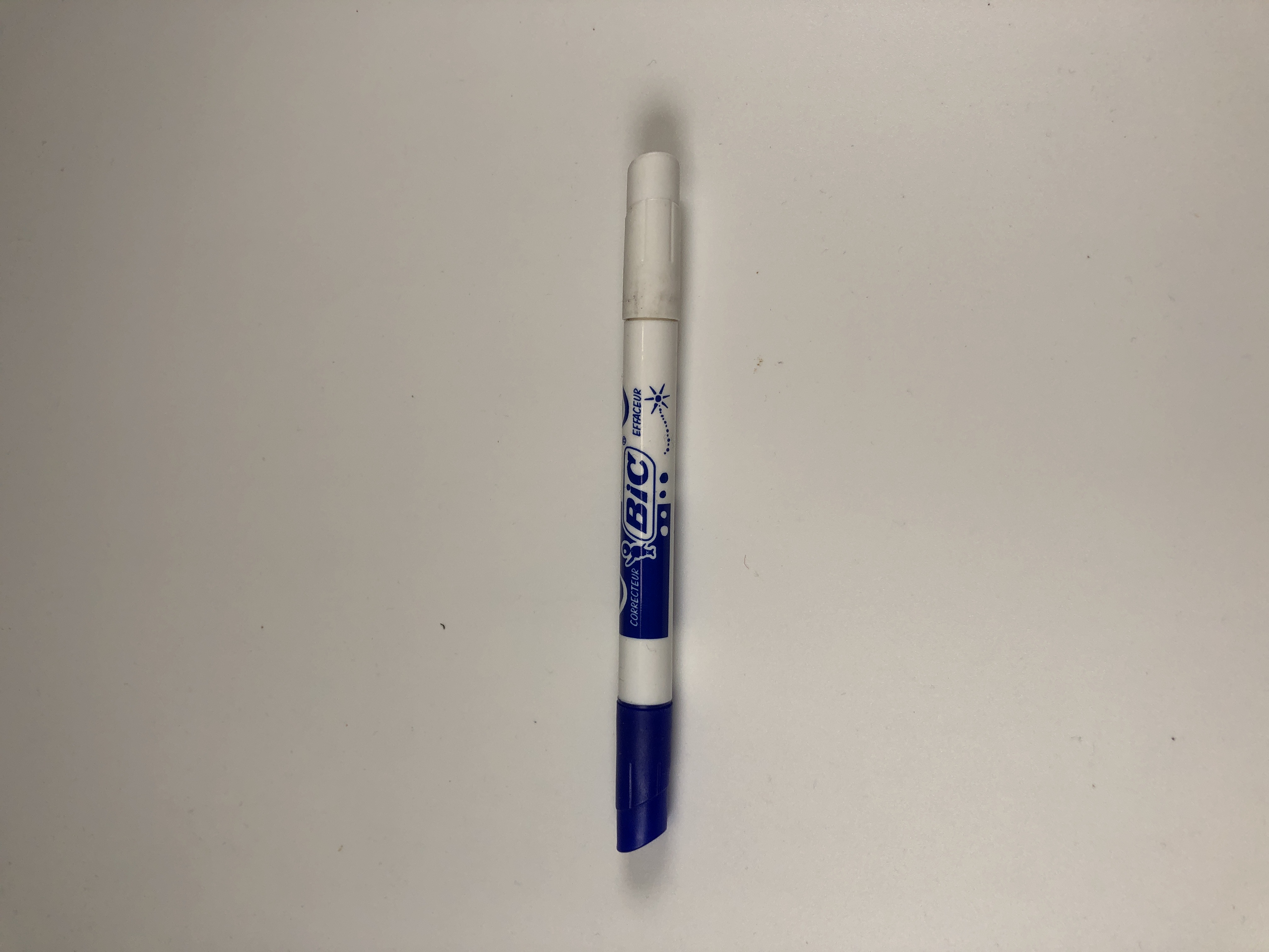 Mini Effaceur BIC - Correcteur Compact pour Stylo et Crayon, Usage Scolaire et Bureau