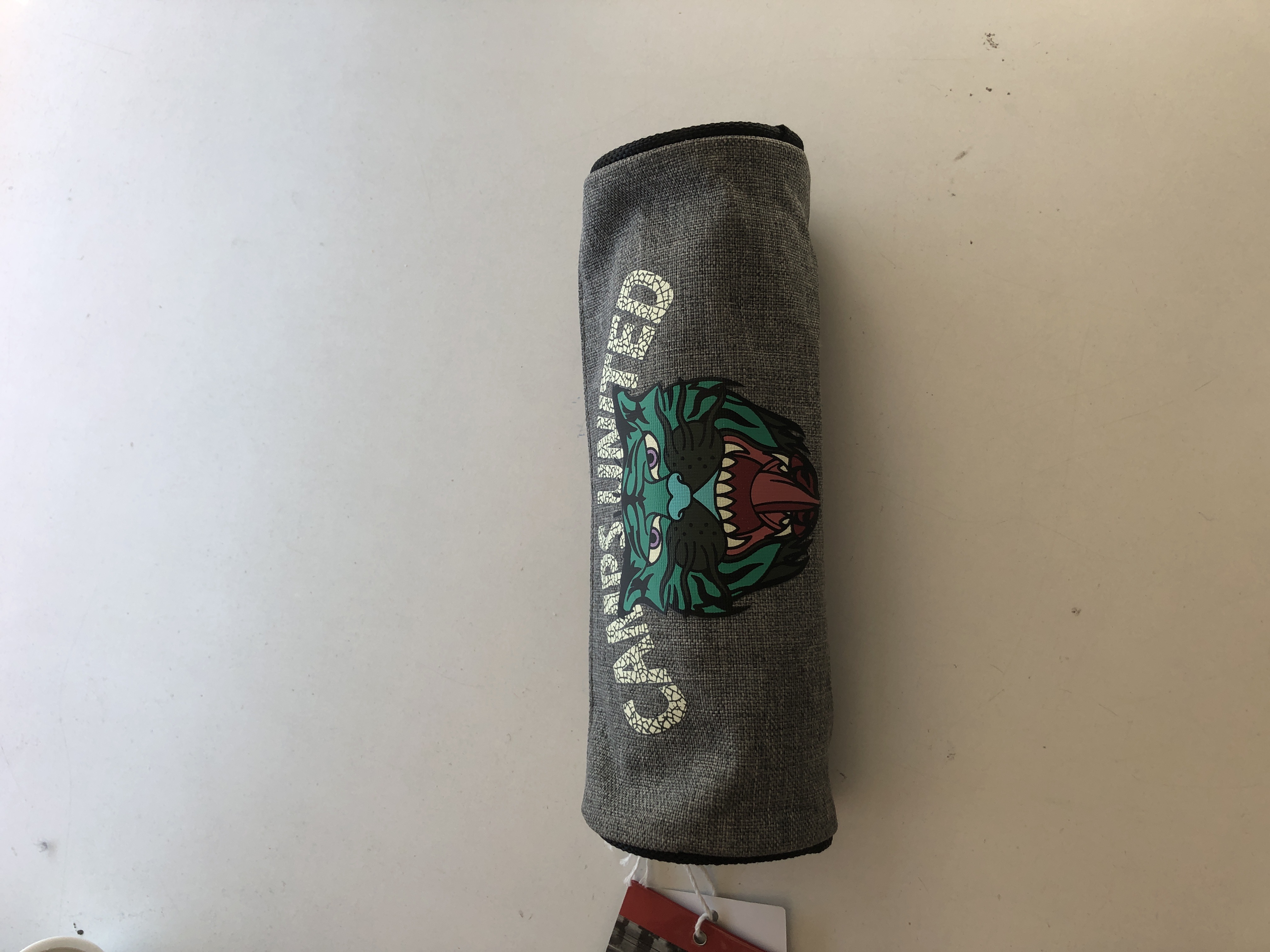 Trousse grise