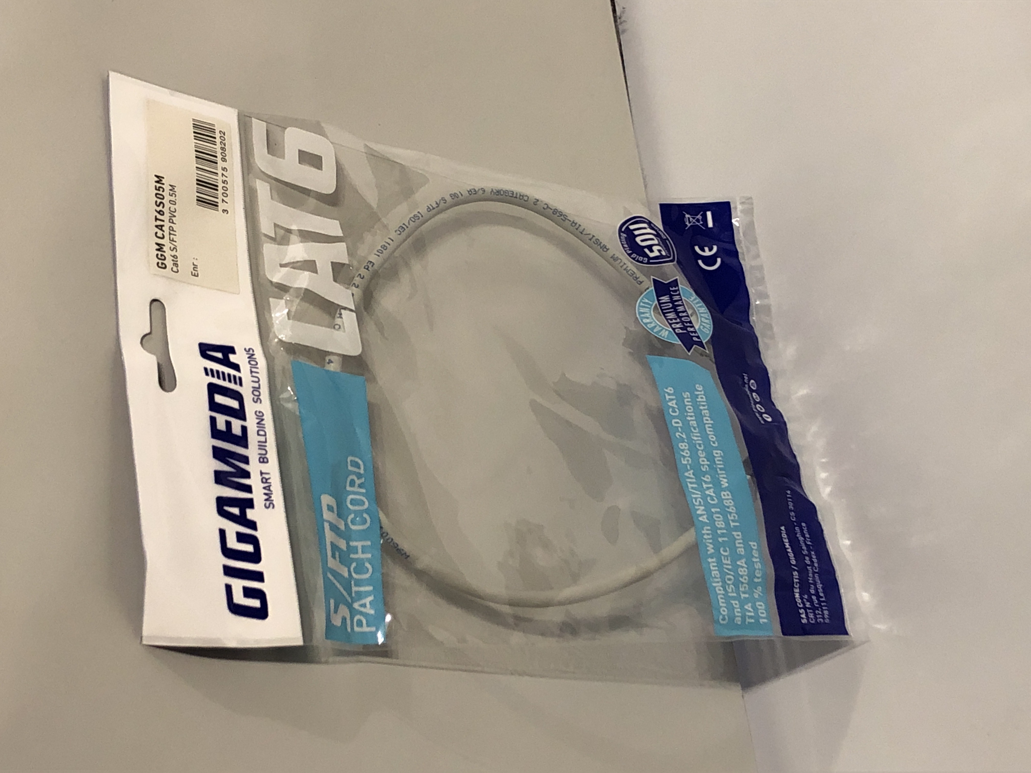 Câble RJ45 Cat 6 GIGAMEDIA - 0.5 M - Cordon de brassage Patch Gris pour réseau informatique