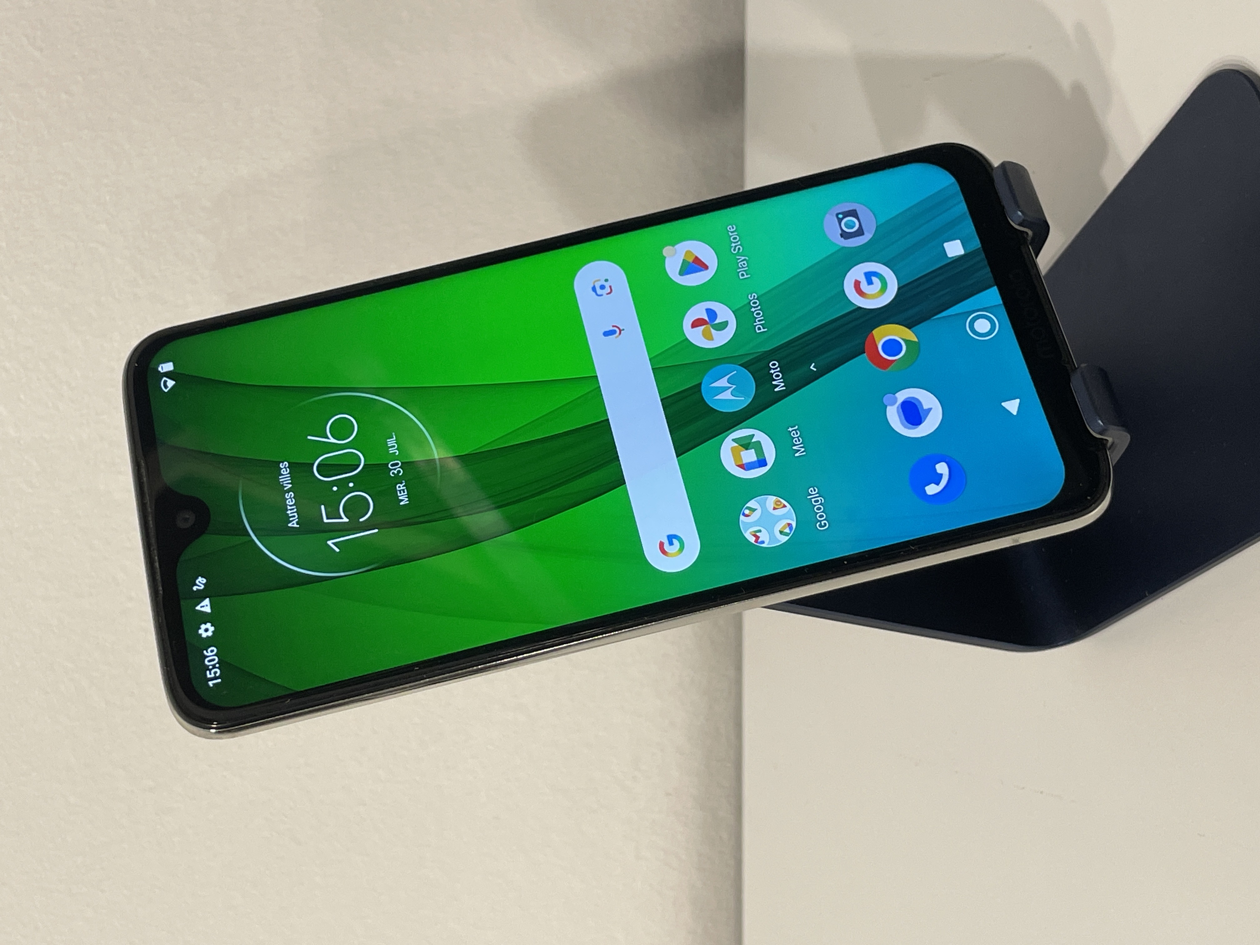 Téléphone MOTOROLA Moto G7 - 6,2" - 64 Go - 4 Go RAM - Android 10
