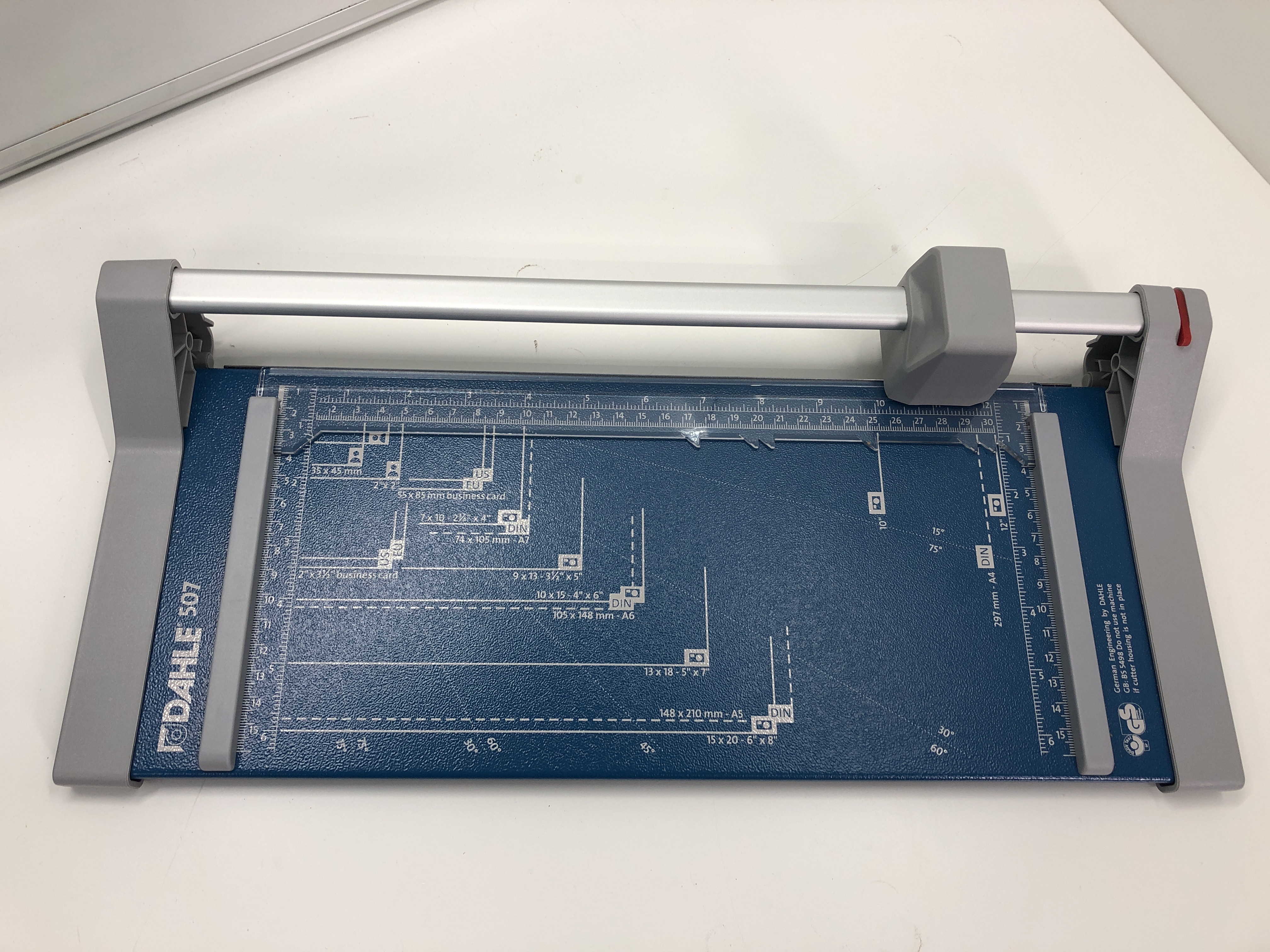 Rogneuse DAHLE 507 Massicot - Format A4 Max - Idéale pour travaux de découpe bureautique et créatifs