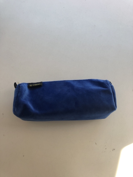 Trousse 
 matière velours 