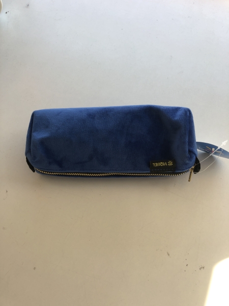 Trousse 
 matière velours 