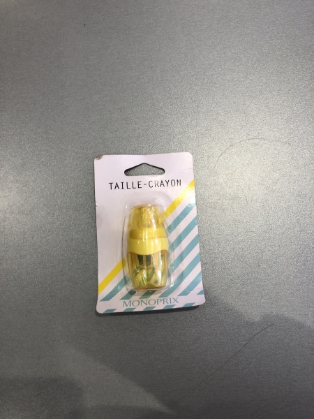 Taille crayon jaune
