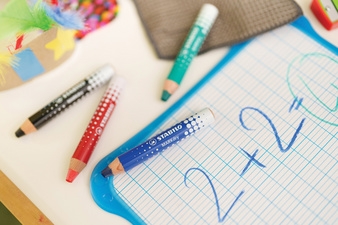 Crayon marqueur STABILO MARKdry - étui de 4 marqueurs à séchage rapide pour écriture et surlignage
