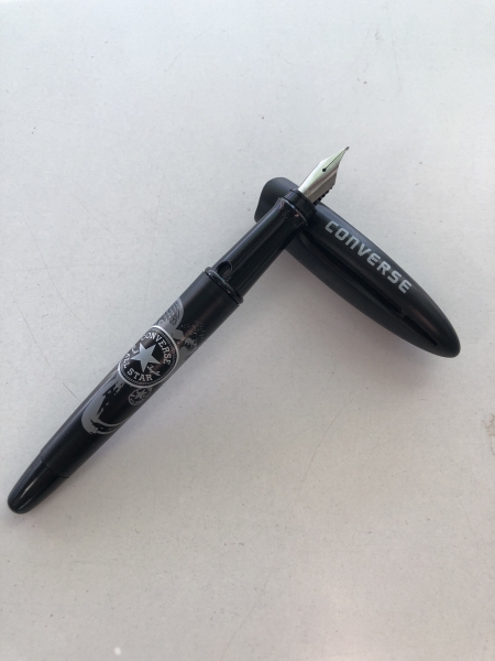 Stylo plume CONVERSE - Écriture fluide pour bureau, école ou loisirs créatifs