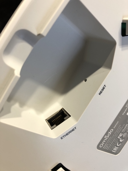 Point d'accès WiFi TP-Link Omada EAP225 - Dual Band AC1350, PoE, pour réseau professionnel