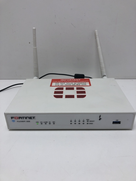 Pare-feu Fortinet FortiGate 30E - Ports LAN/WAN 10/100/1000, Wifi 802.11 a/b/g/n/ac, USB, Console RJ45
