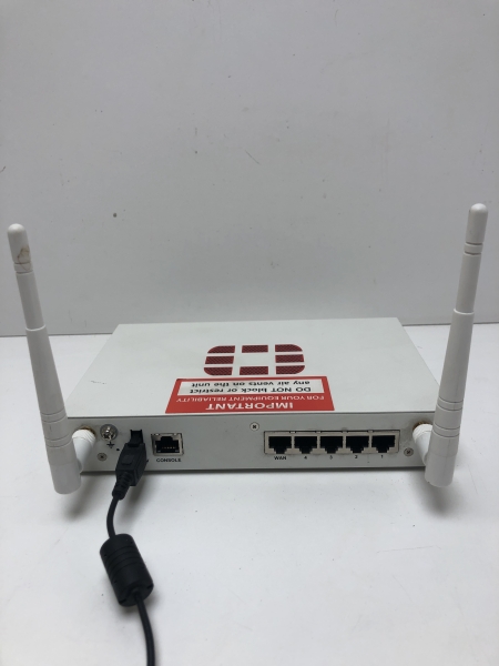 Pare-feu Fortinet FortiGate 30E - Ports LAN/WAN 10/100/1000, Wifi 802.11 a/b/g/n/ac, USB, Console RJ45