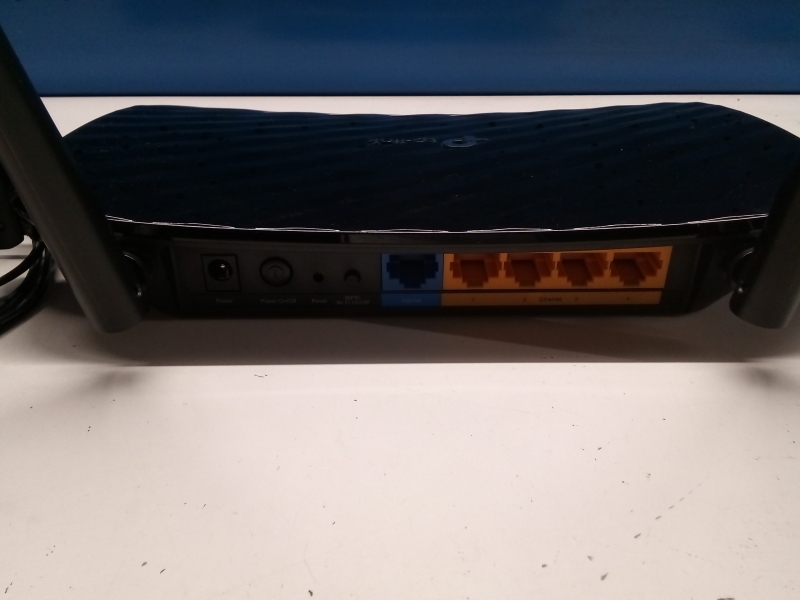 Routeur WiFi TP-LINK Archer C6 - AC1200 5xRJ45 avec alimentation pour réseau domestique